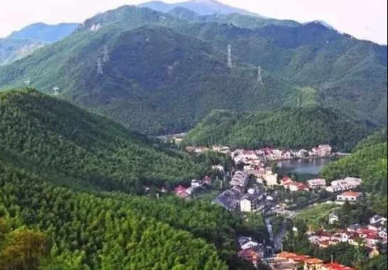 推動農(nóng)村水環(huán)境持續(xù)改善——生態(tài)環(huán)境部扎實推動落實代表委員建議提案（新華社）