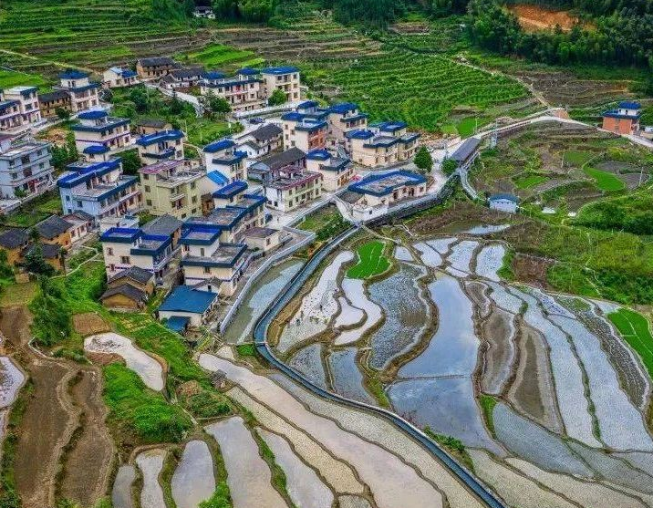 廣東省政府工作報(bào)告：以超常規(guī)力度推進(jìn)農(nóng)村生活污水治理 力爭年底前治理率超75%