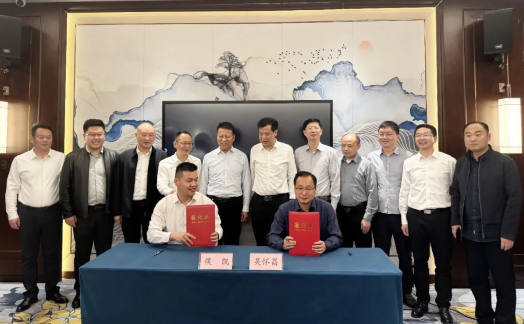 池州市貴池區(qū)區(qū)委副書記、區(qū)長錢松率團(tuán)赴微山考察并與集團(tuán)簽訂“貴池區(qū)智慧漁港項(xiàng)目”合作協(xié)議